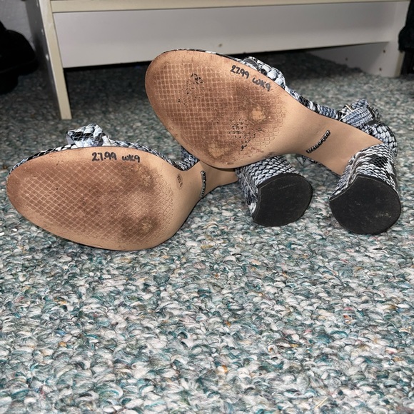 Gianni Bini Blue snake print heels - Picture 4 of 4